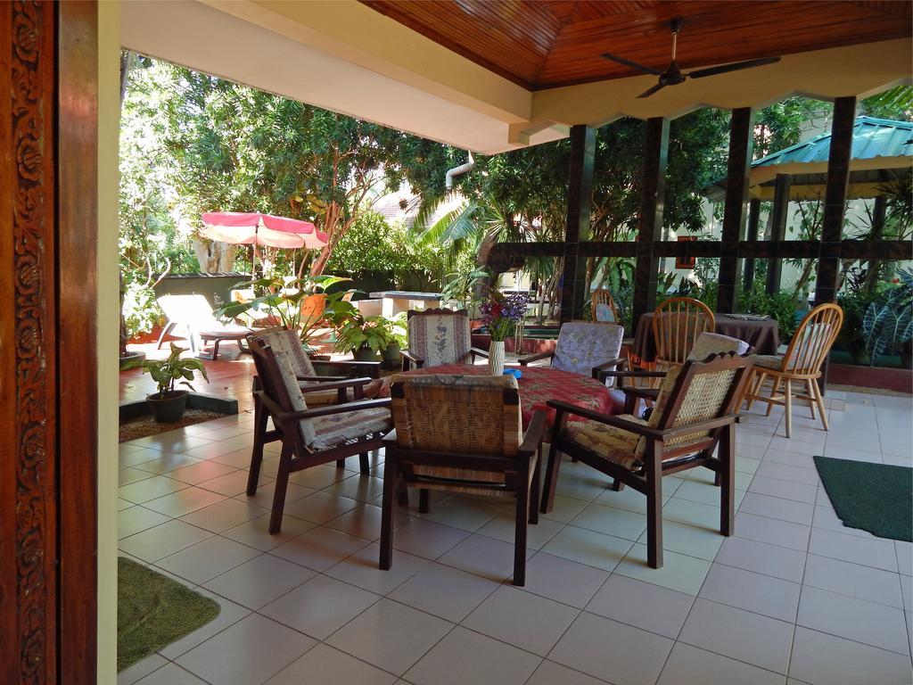 Rico Shadow Guest House & Restaurant Wayikkal Exterior foto
