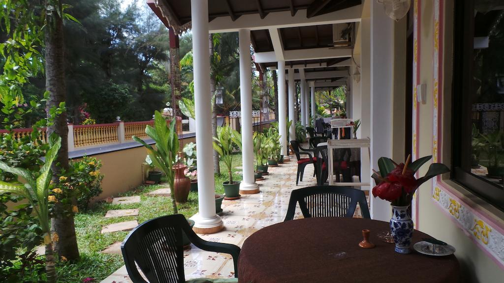 Rico Shadow Guest House & Restaurant Wayikkal Exterior foto