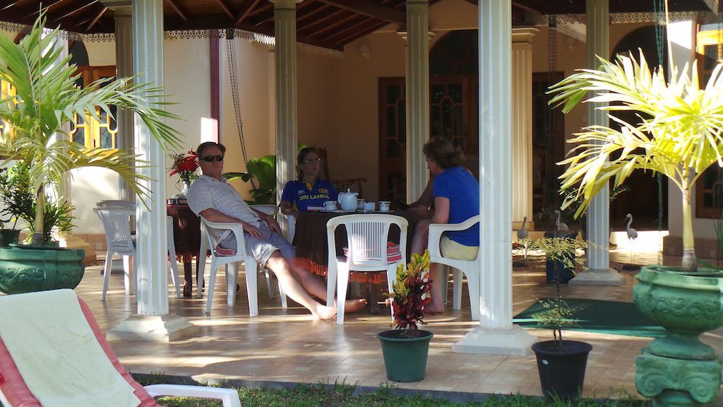 Rico Shadow Guest House & Restaurant Wayikkal Exterior foto