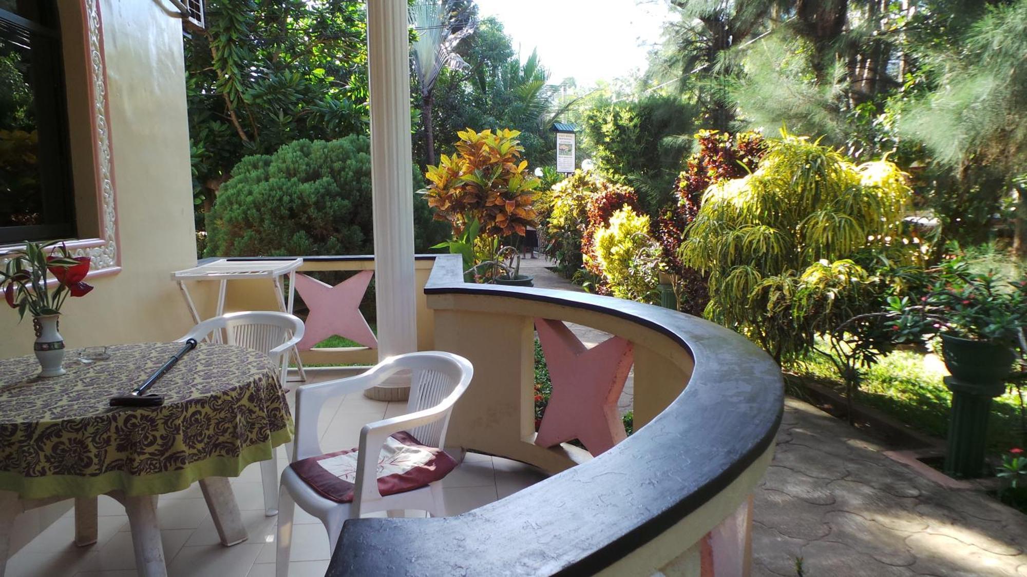 Rico Shadow Guest House & Restaurant Wayikkal Exterior foto