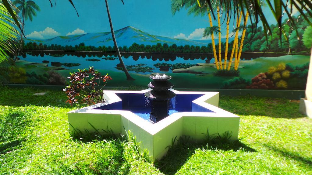 Rico Shadow Guest House & Restaurant Wayikkal Exterior foto