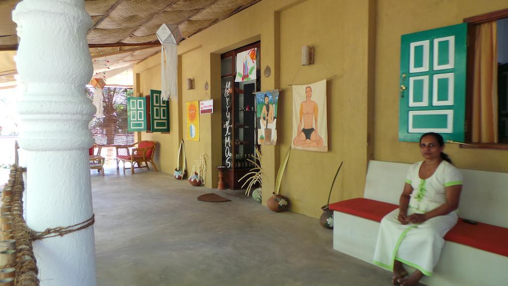 Rico Shadow Guest House & Restaurant Wayikkal Exterior foto